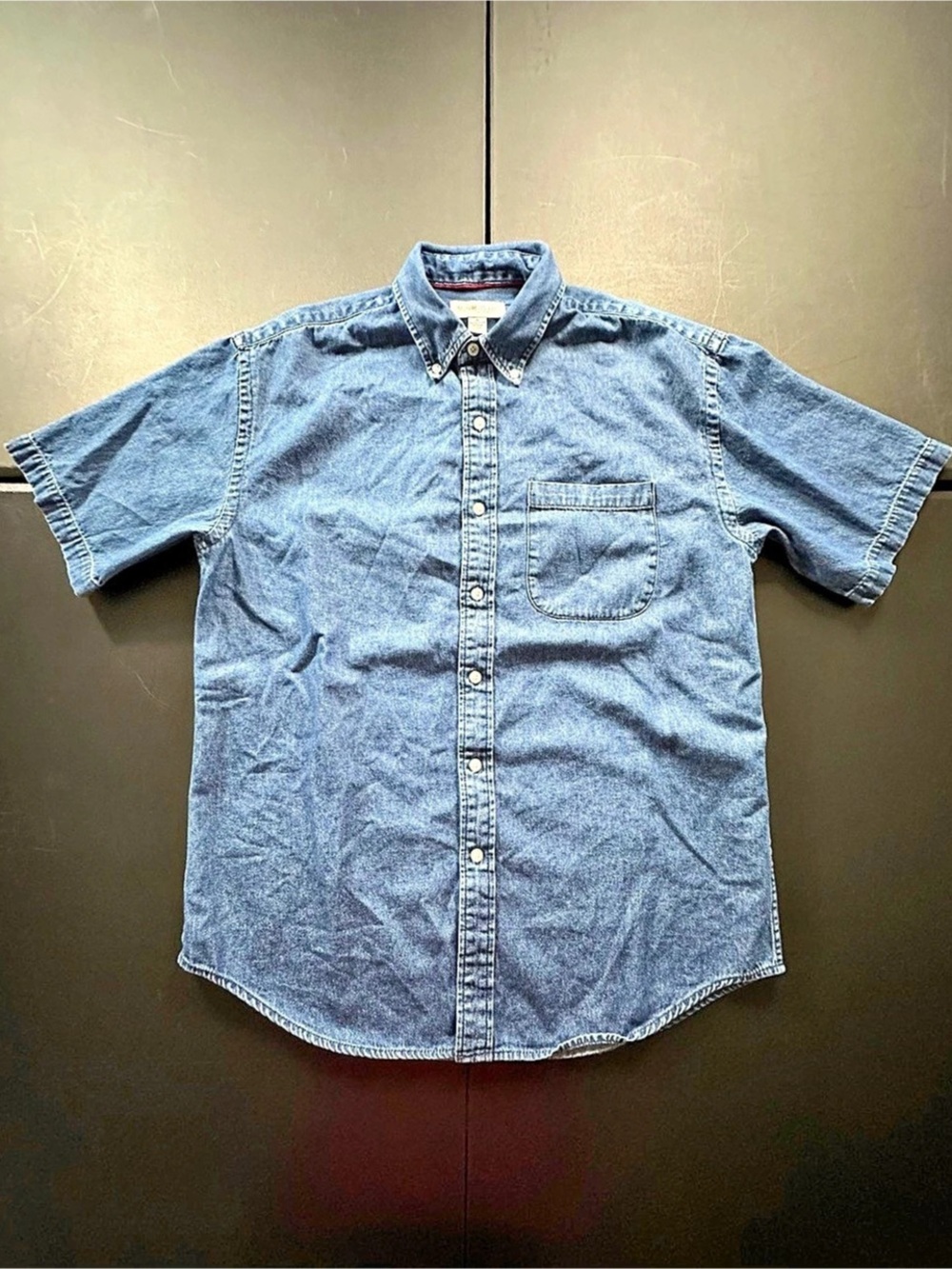 Sun River blue cotton denim button-up shirt size M